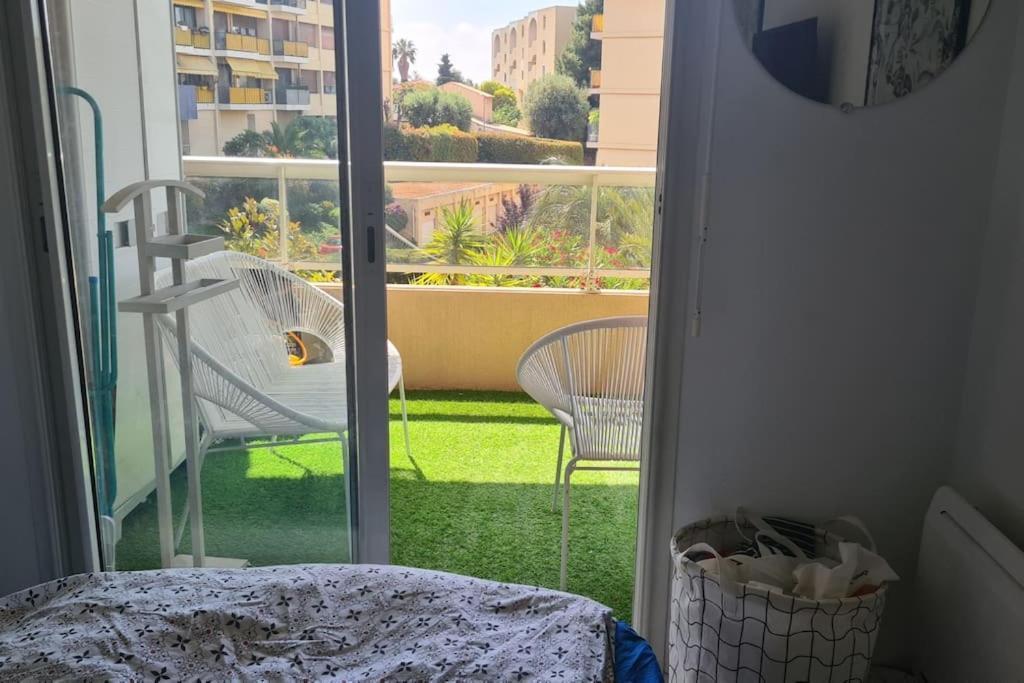 Appartement Vue Mer Sur Les Hauteurs De Ница Екстериор снимка